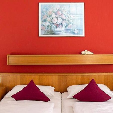 Hotel Garni Zum Hirschen Iphofen Buitenkant foto