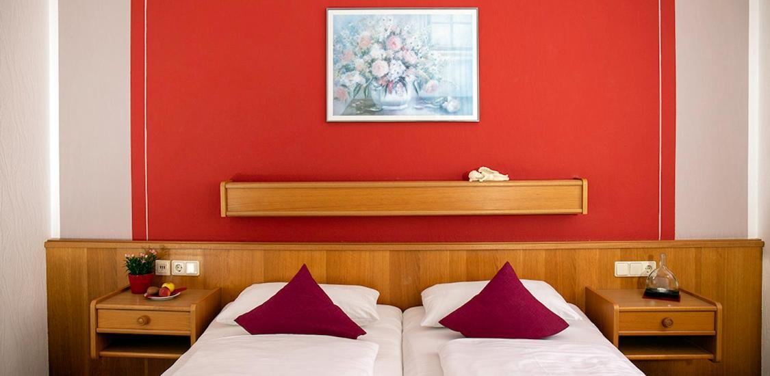 Hotel Garni Zum Hirschen Iphofen Buitenkant foto