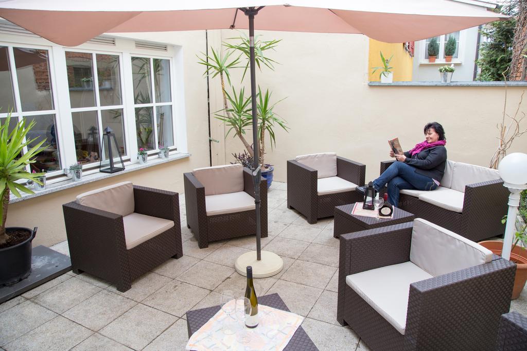 Hotel Garni Zum Hirschen Iphofen Buitenkant foto